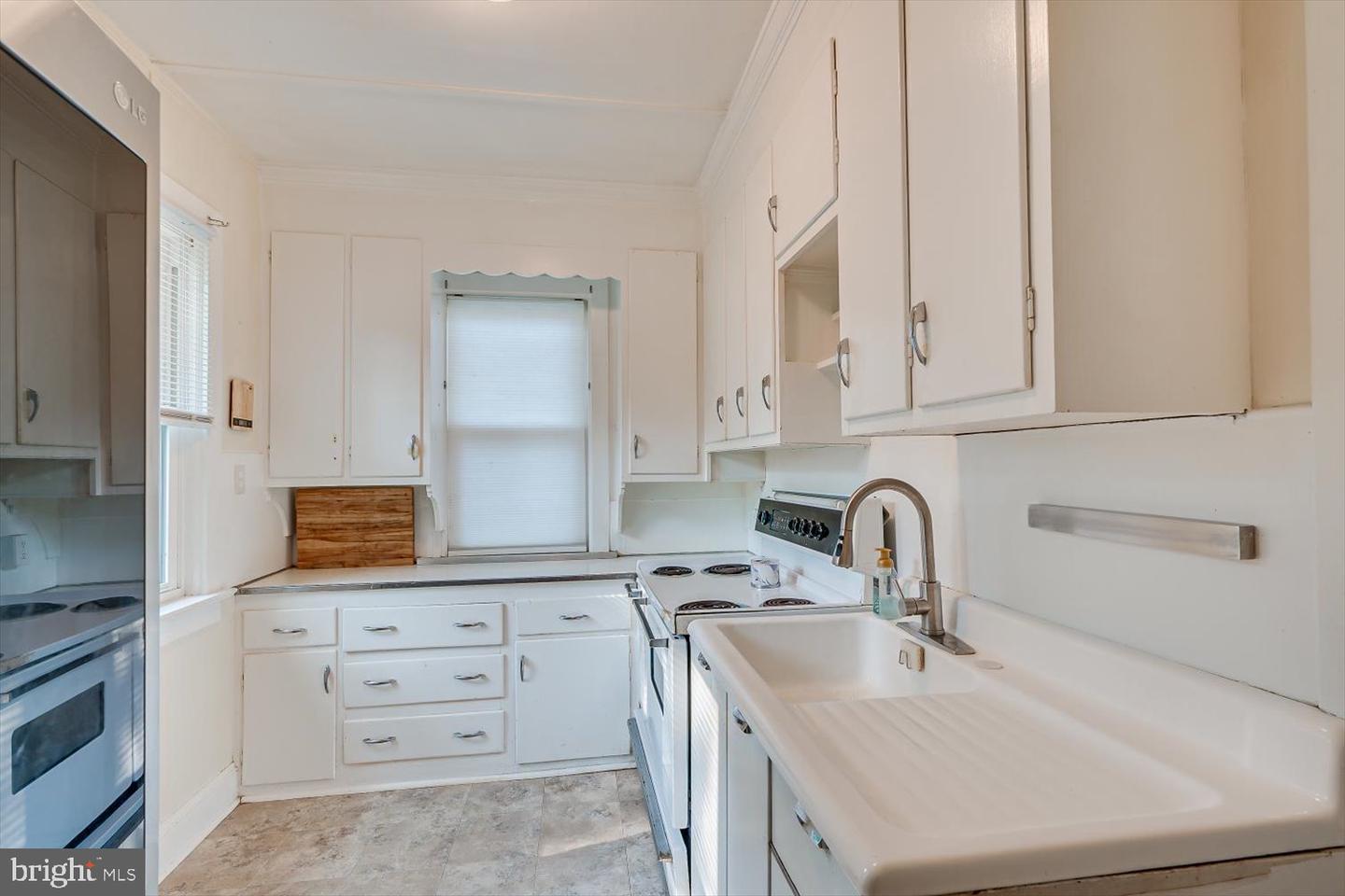 2370 Whitehorse Mercerville Rd Property Photo 8