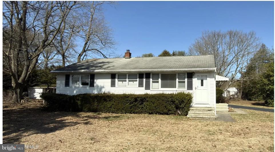 325 Sharon Rd Property Photo 1