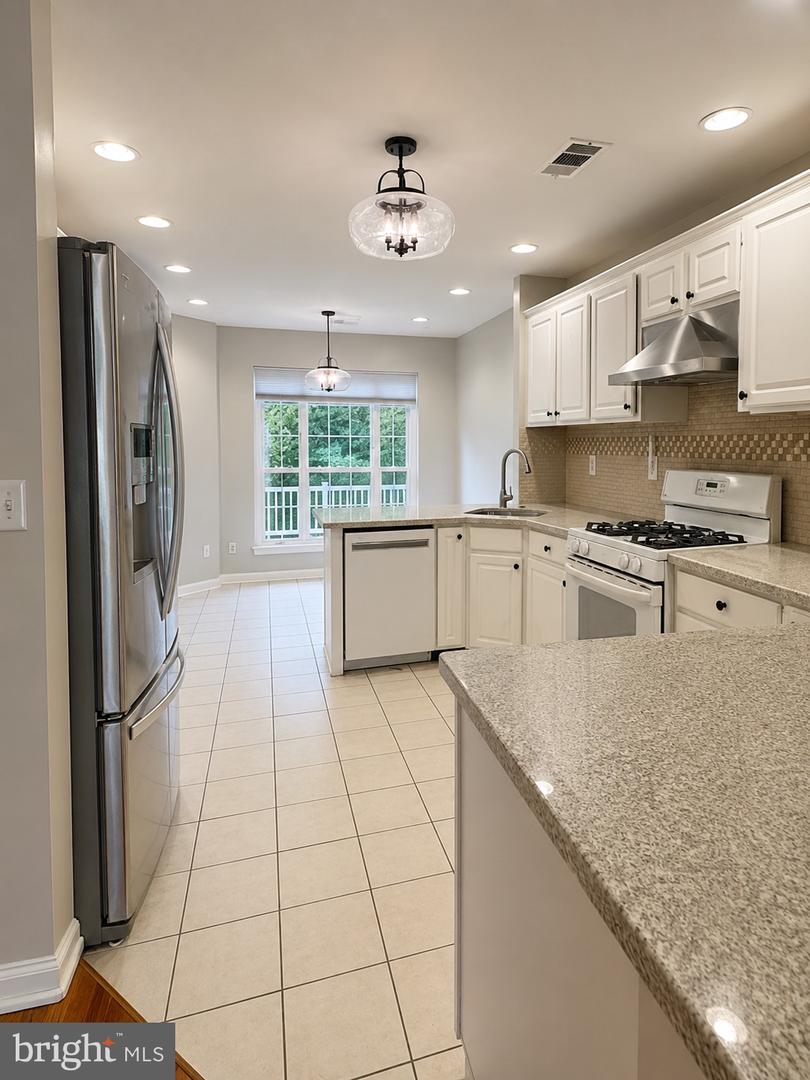 141 Coburn Rd Property Photo 17