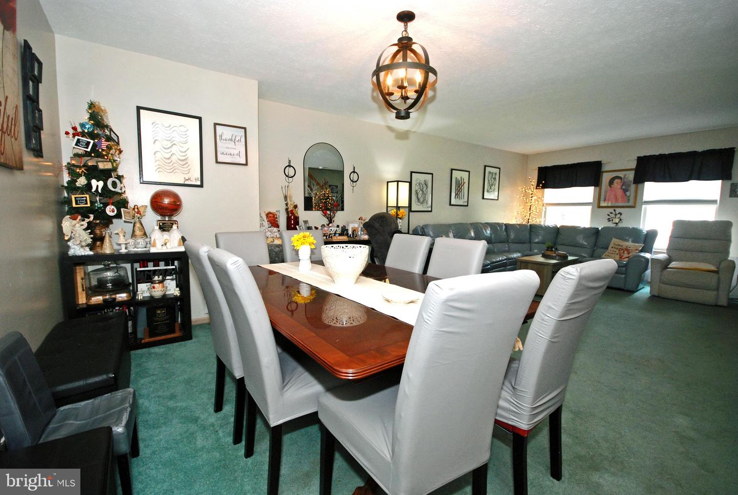 19 N Dunmoor Property Photo 3