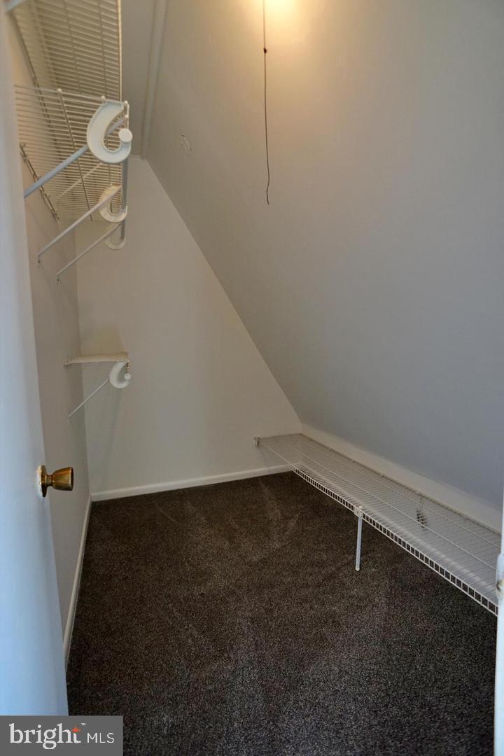 32 Woodland Ave #b Property Photo 7