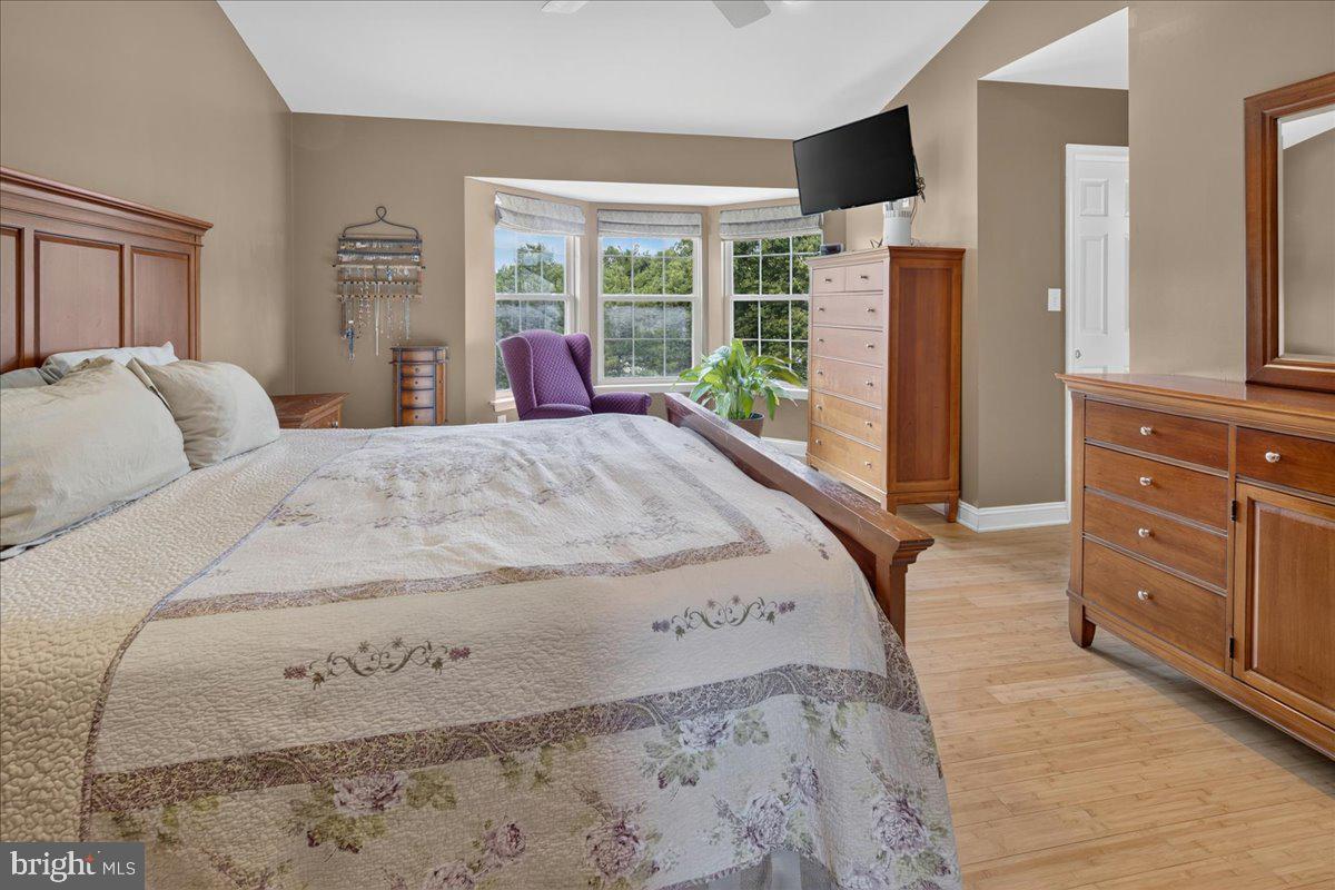 407 Denow Rd Property Photo 28