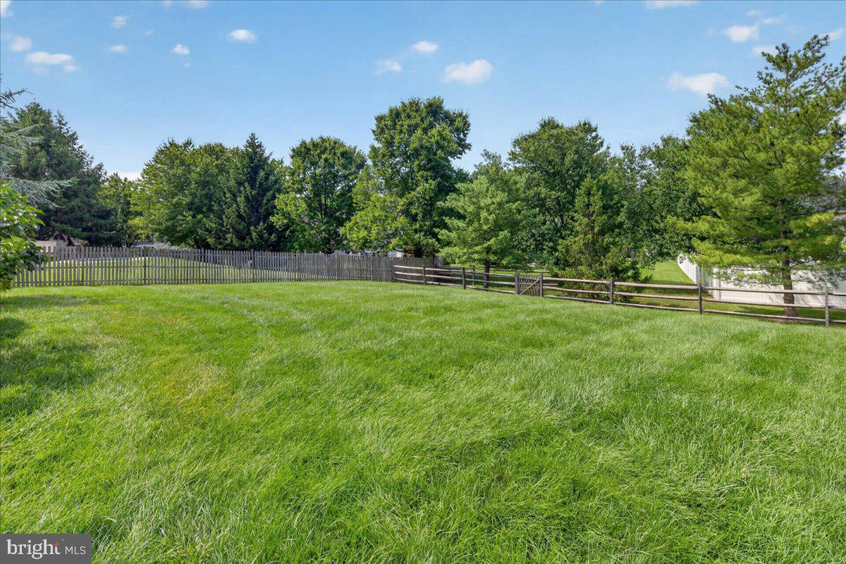 407 Denow Rd Property Photo 43