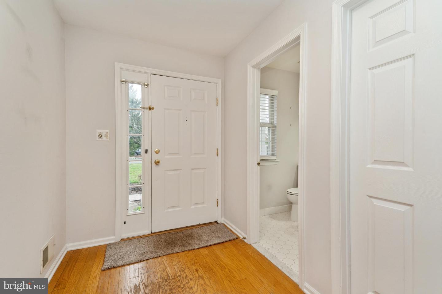 210 Kentshire Ct Property Photo 4