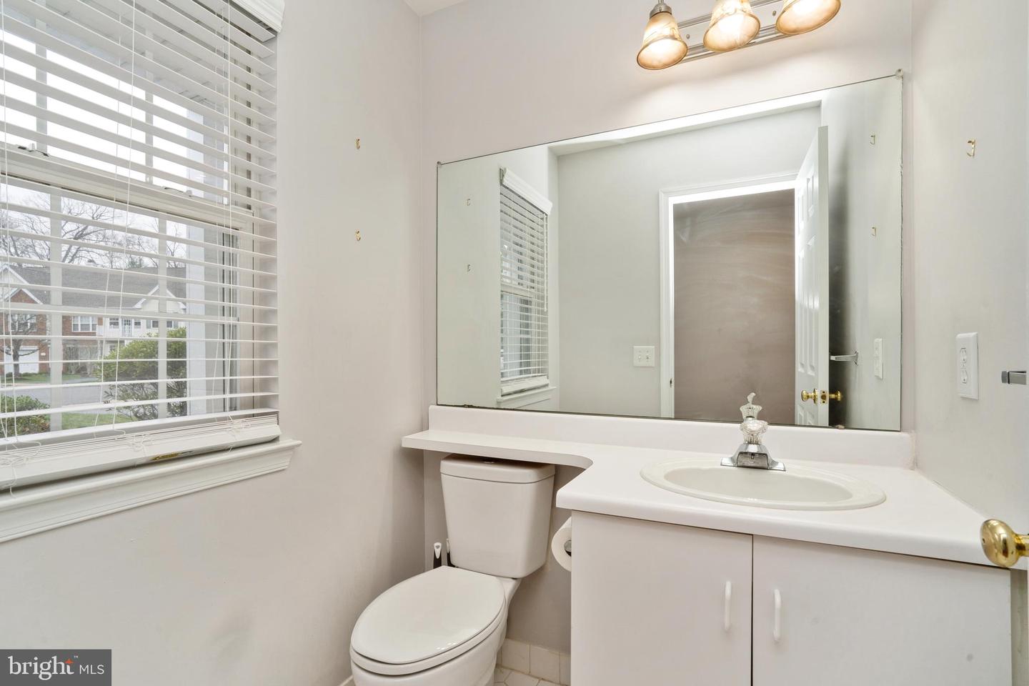 210 Kentshire Ct Property Photo 5