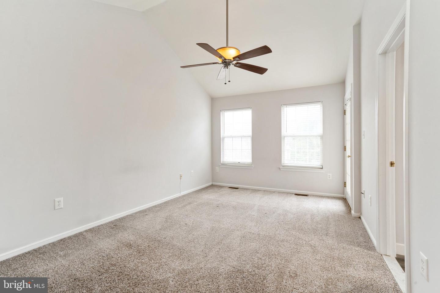 210 Kentshire Ct Property Photo 15