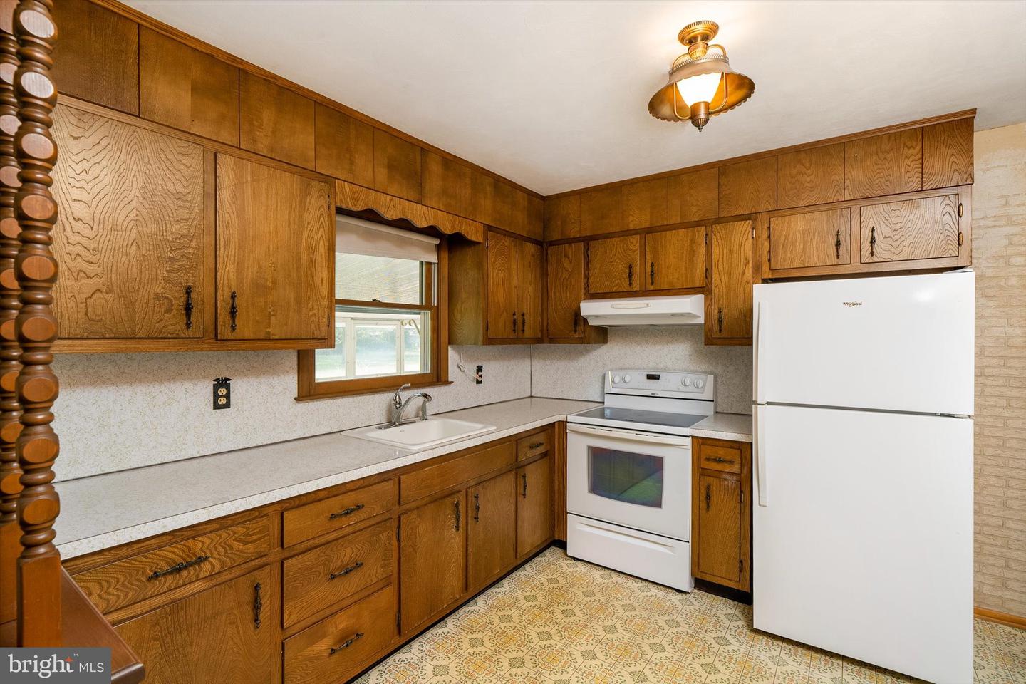 281 Windsor Rd Property Photo 9