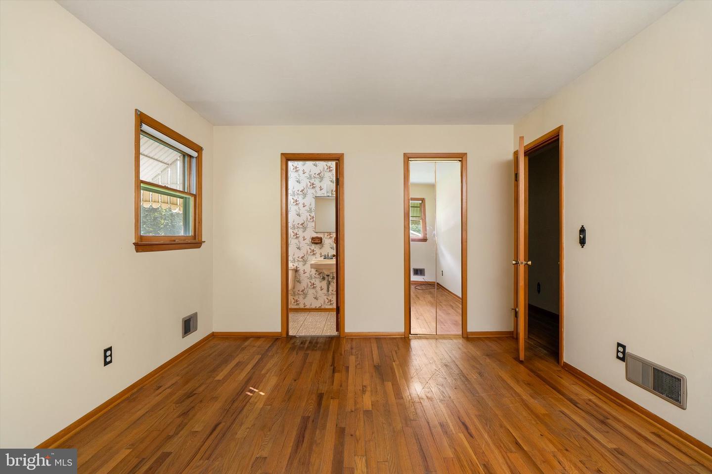 281 Windsor Rd Property Photo 14
