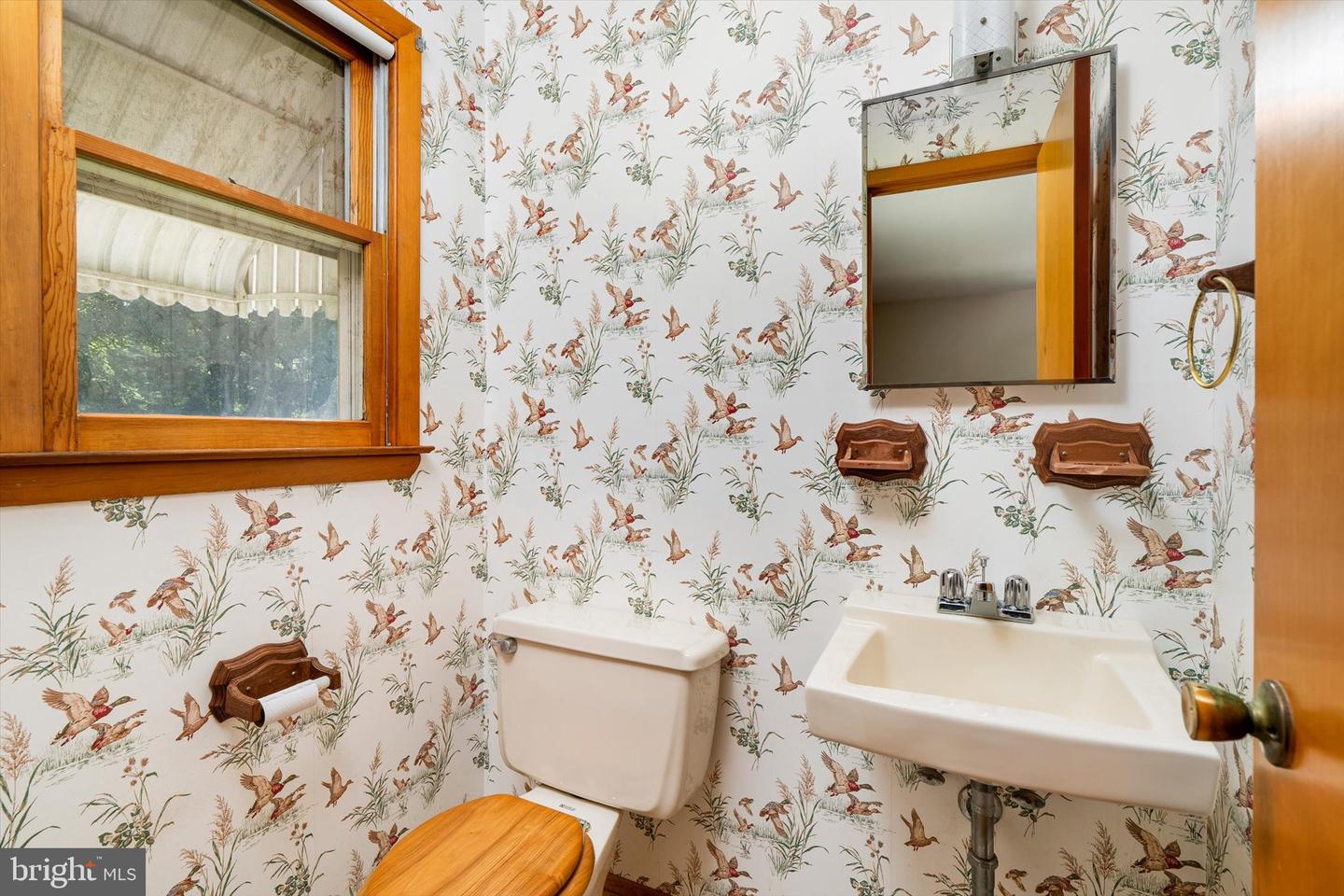 281 Windsor Rd Property Photo 15