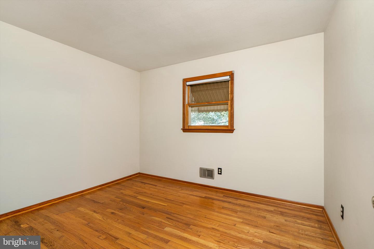 281 Windsor Rd Property Photo 19