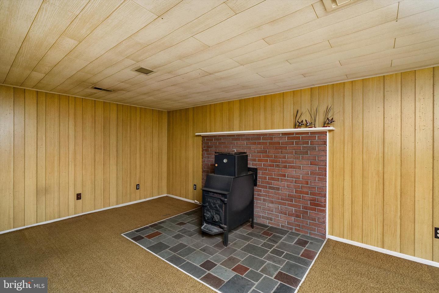 281 Windsor Rd Property Photo 21