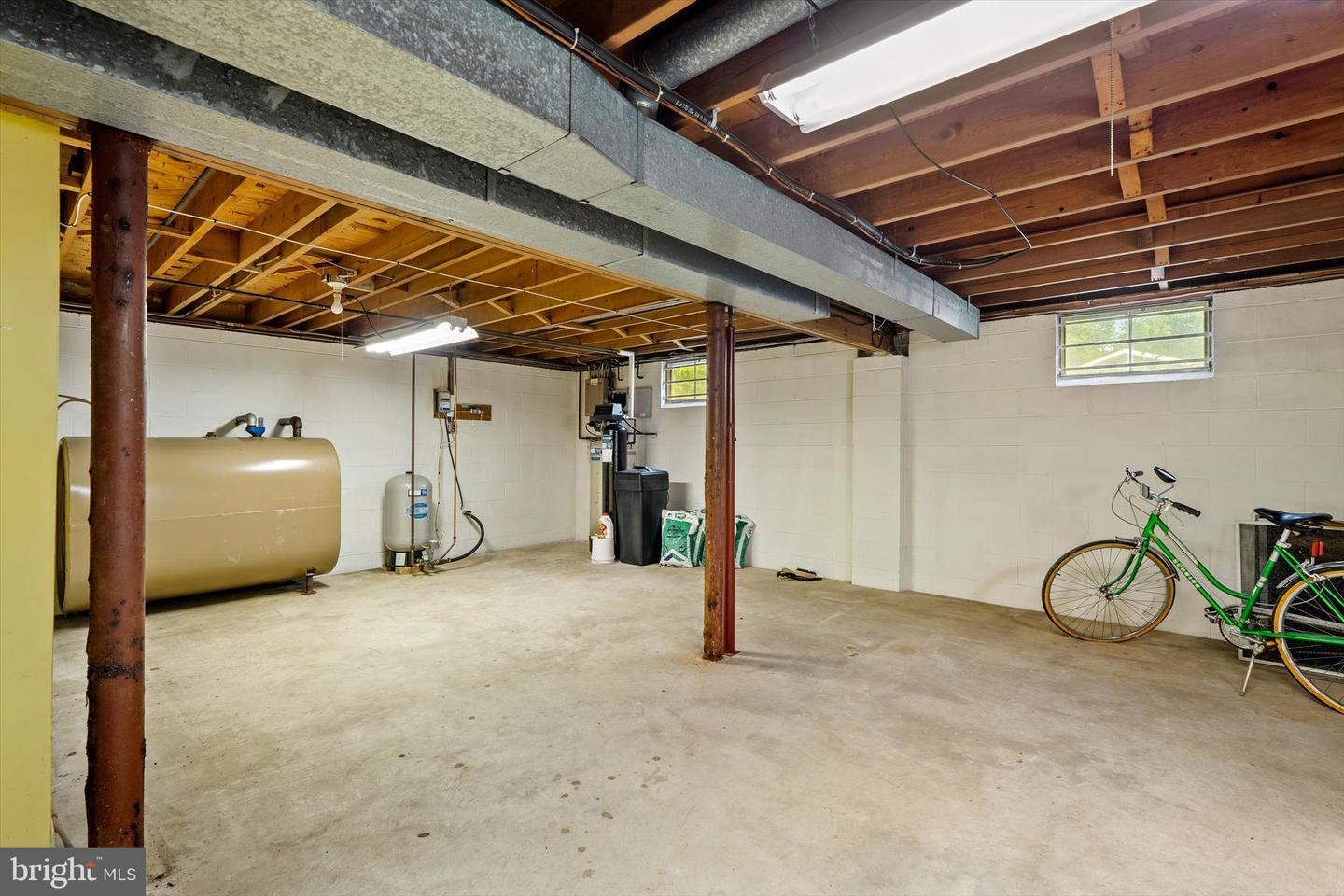 281 Windsor Rd Property Photo 23