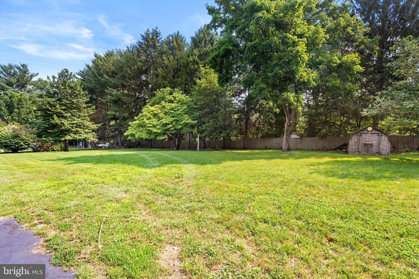 281 Windsor Rd Property Photo 26