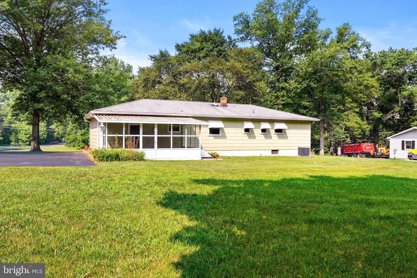 281 Windsor Rd Property Photo 27