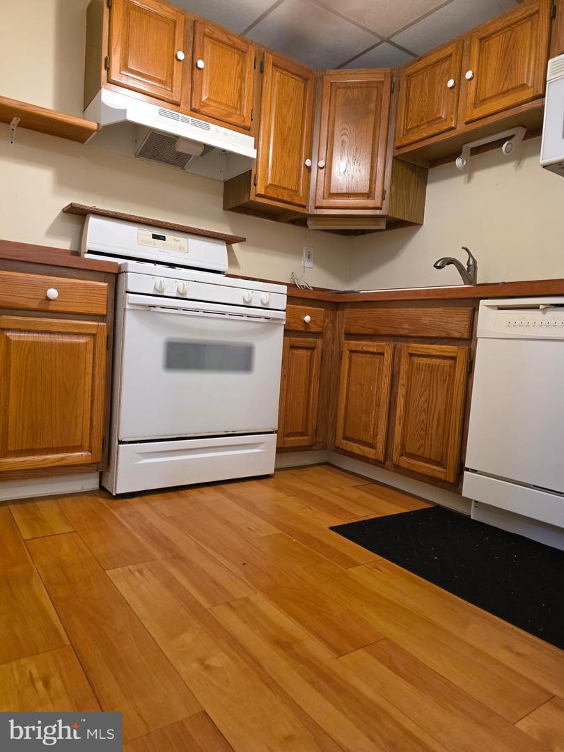 1456 Pennington Property Photo 9