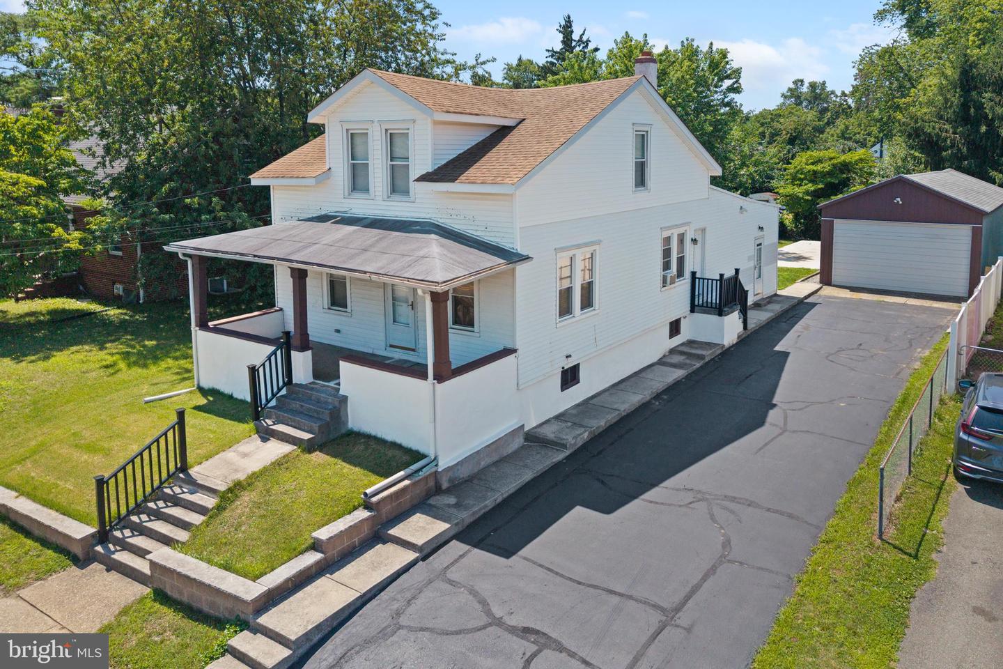 1405 S Olden Ave Property Photo 1