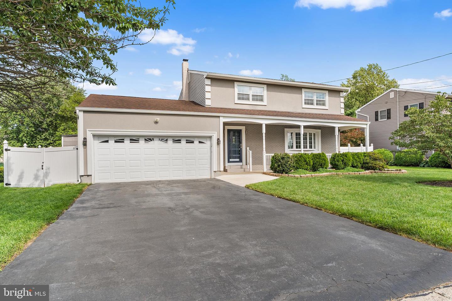7 Oaken Ln Property Photo 2