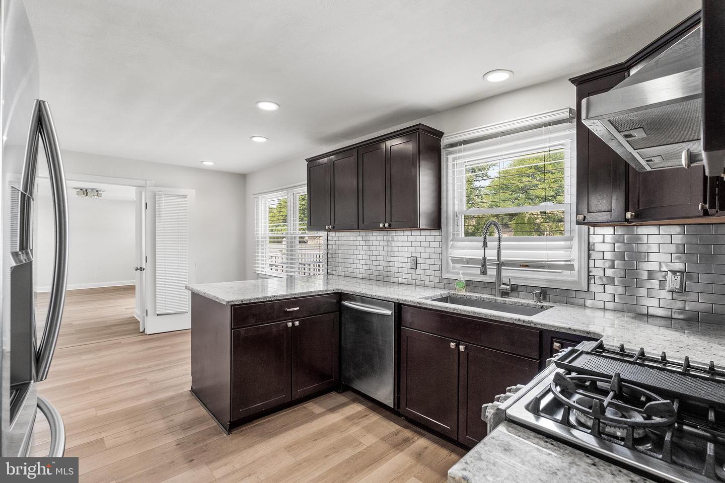 7 Oaken Ln Property Photo 6