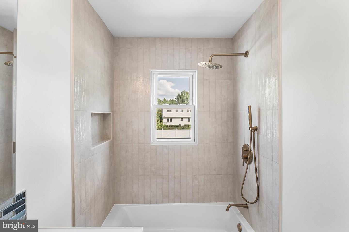 7 Oaken Ln Property Photo 17