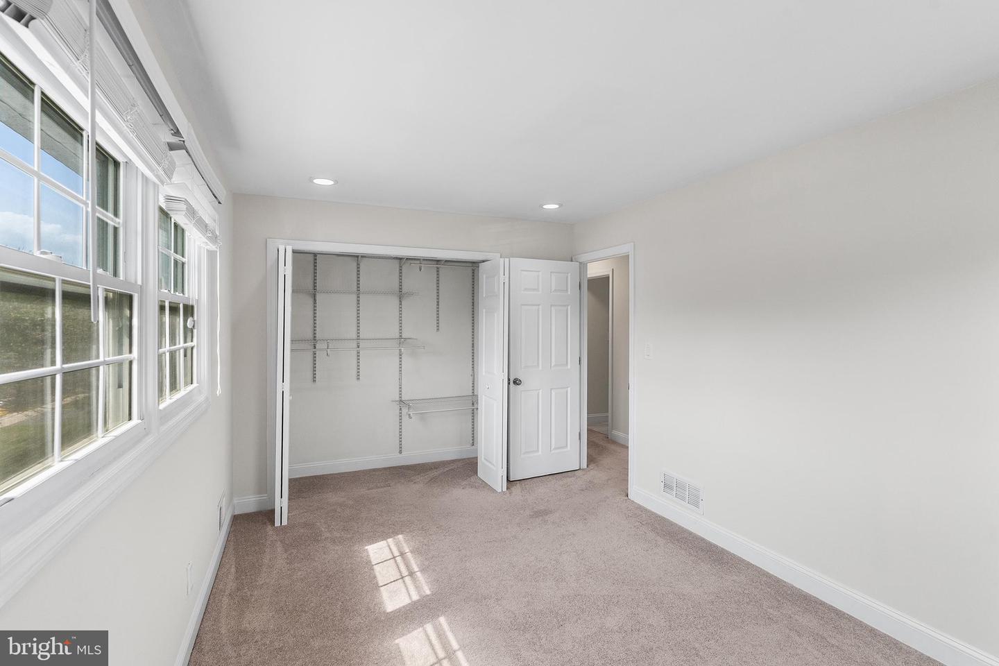 7 Oaken Ln Property Photo 19