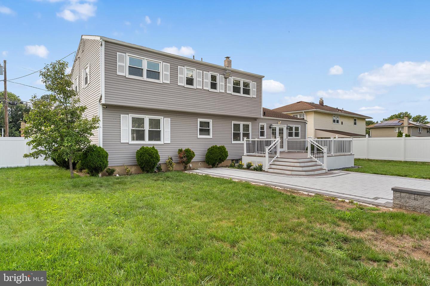 7 Oaken Ln Property Photo 29