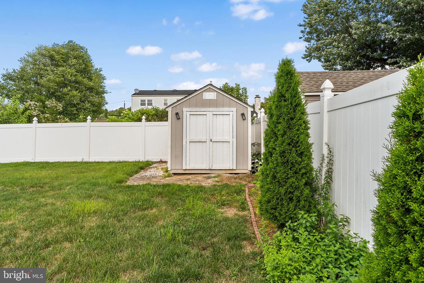 7 Oaken Ln Property Photo 32