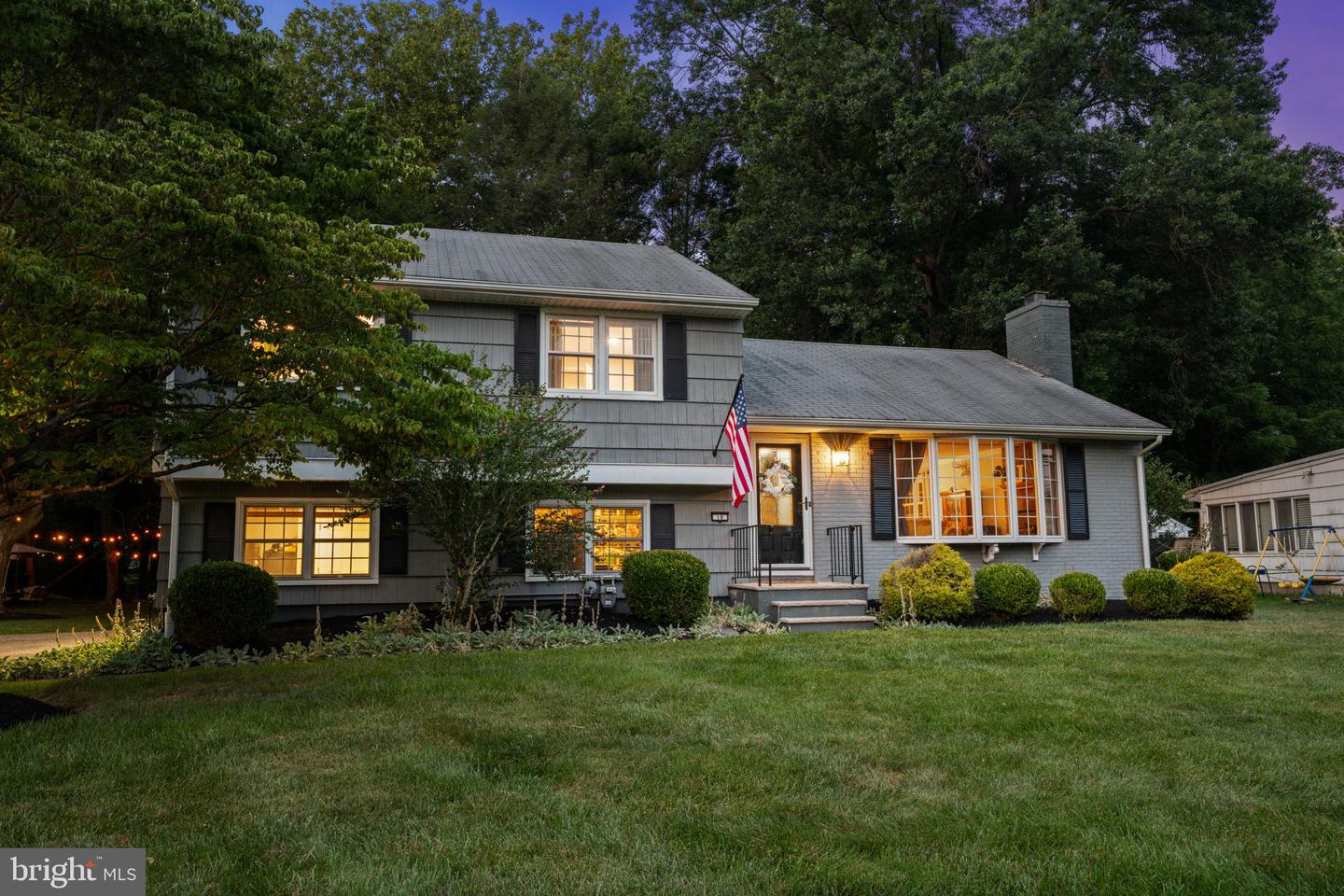 10 BOXWOOD CT Property Photo 1