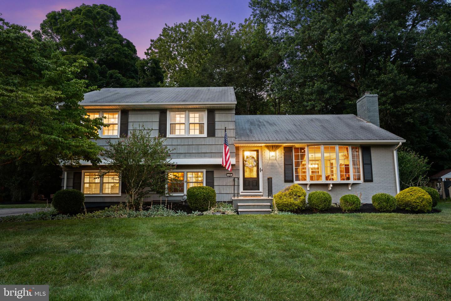 10 Boxwood Ct Property Photo 2