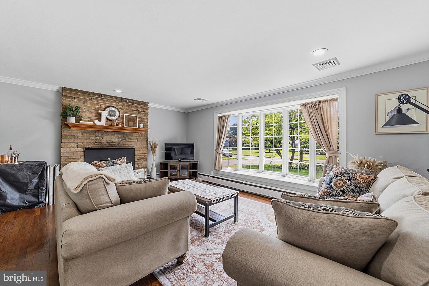 10 Boxwood Ct Property Photo 7