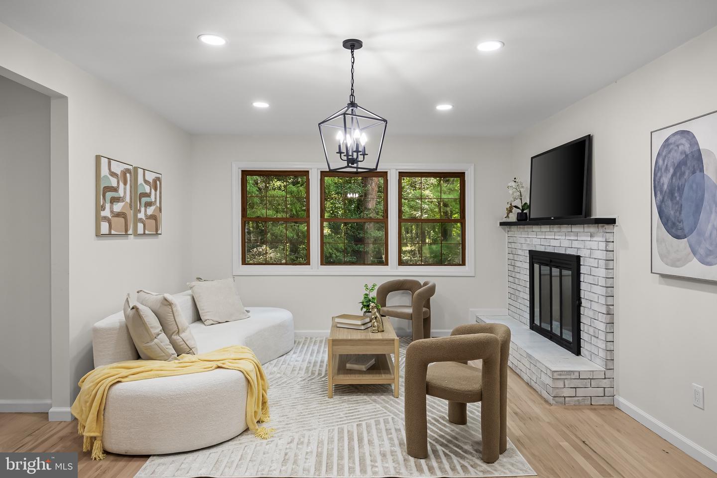 9 Pin Oak Property Photo 11