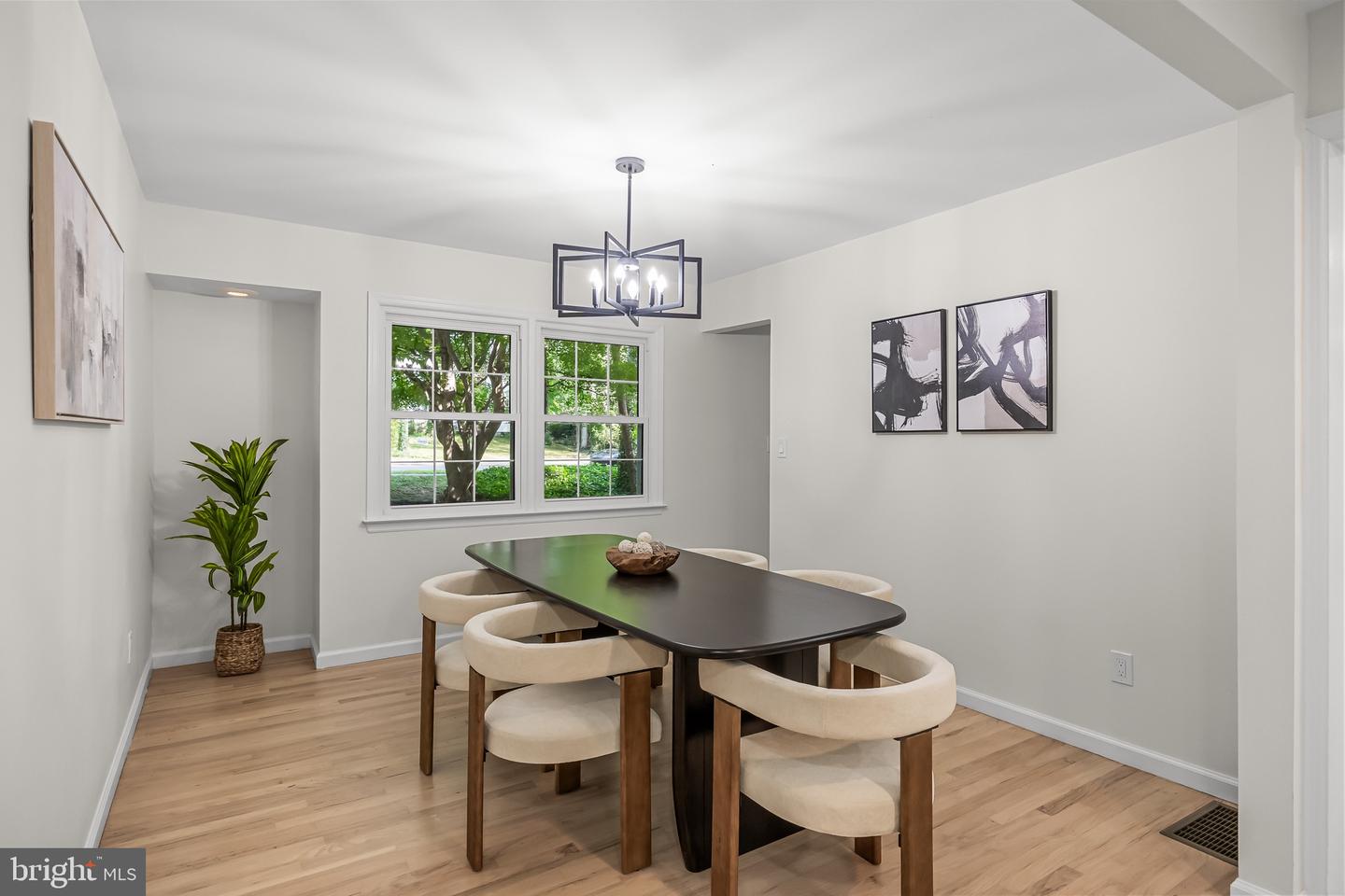 9 Pin Oak Property Photo 14