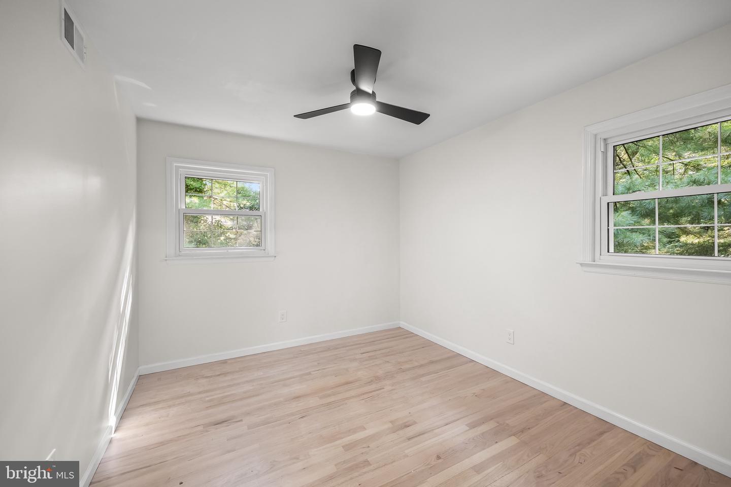 9 Pin Oak Property Photo 26