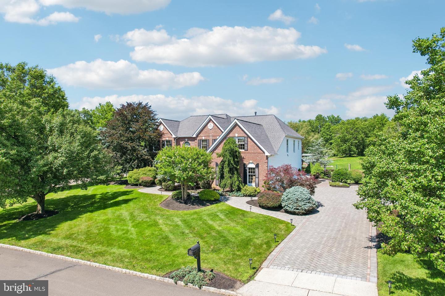 42 MORRIS DR