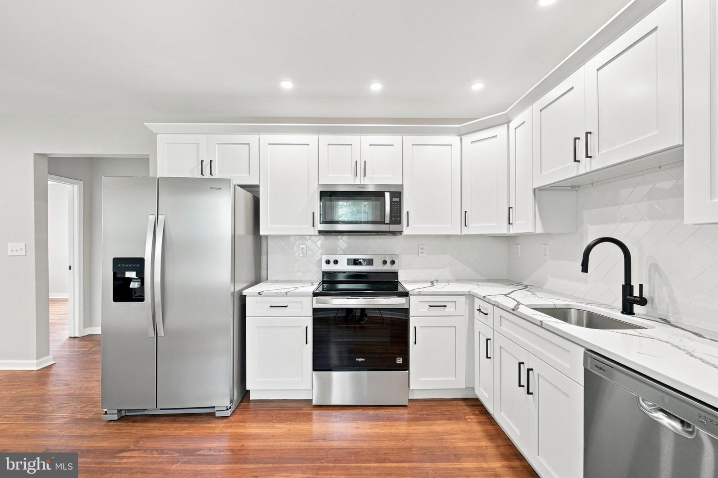107 Broad Ave Property Photo 5