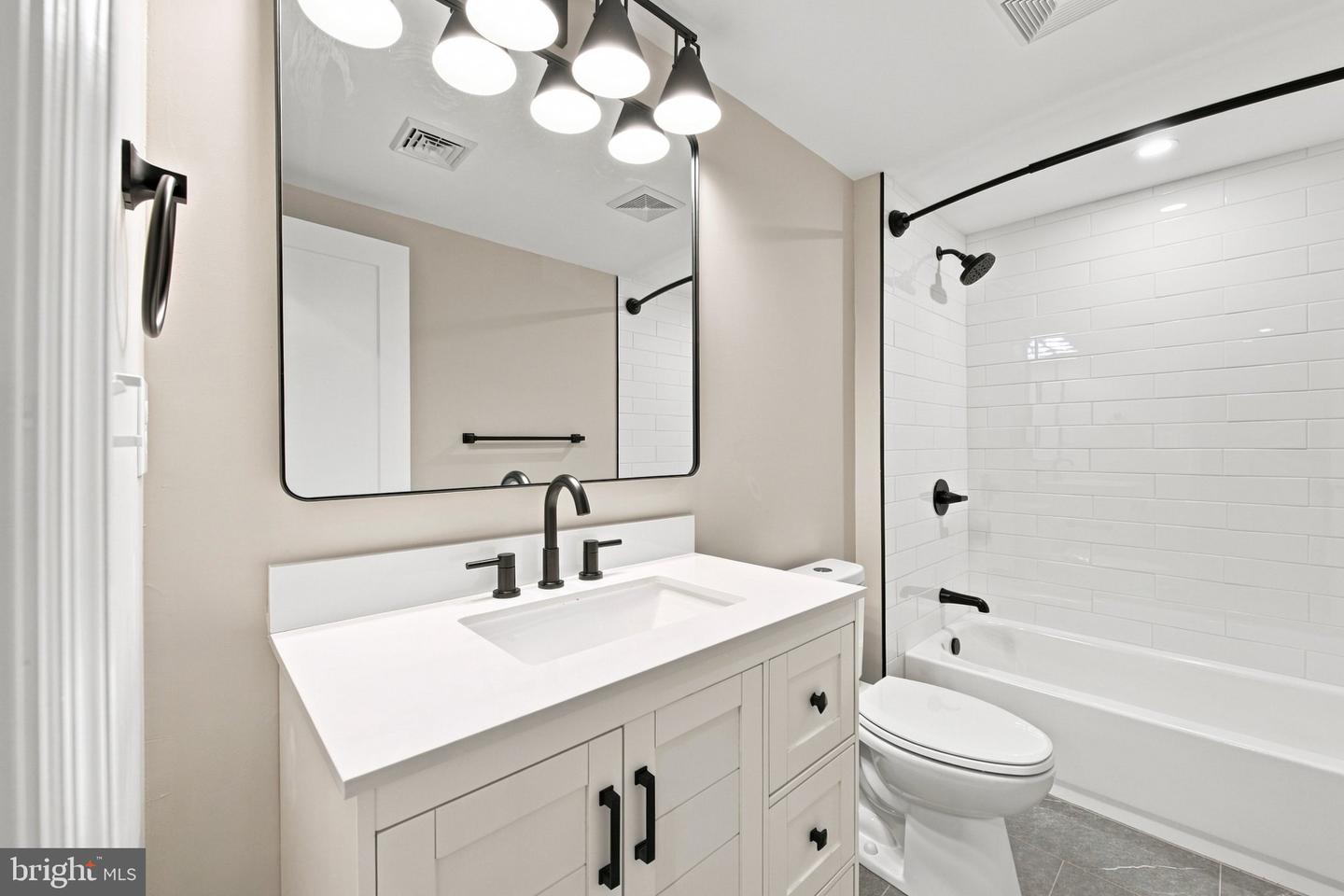 107 Broad Ave Property Photo 15