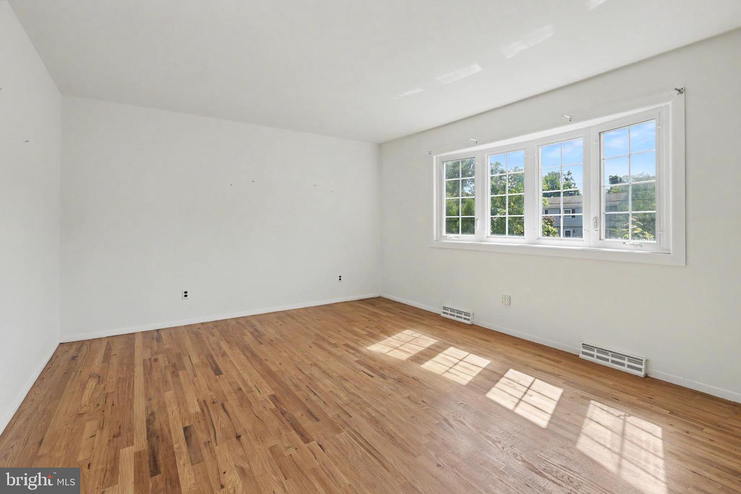 16 Running Brook Rd Property Photo 7