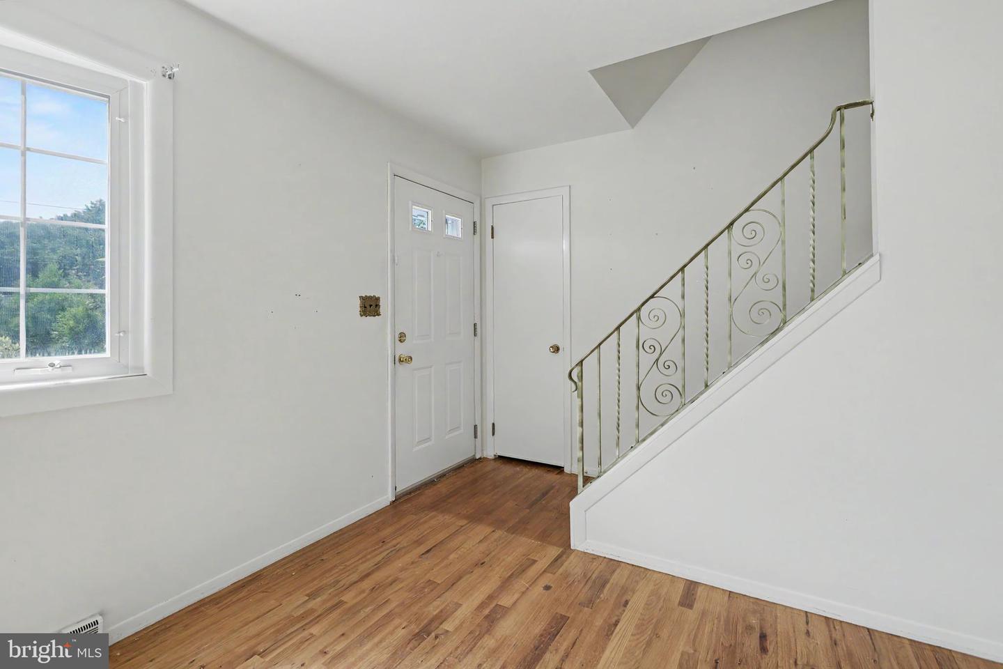 16 Running Brook Rd Property Photo 9