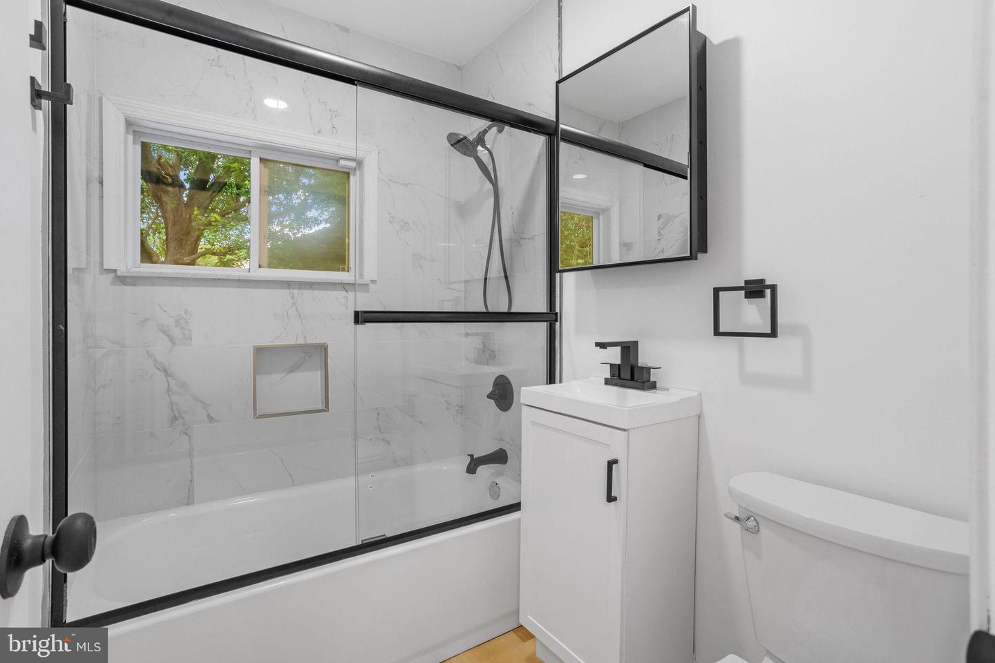 49 Farrell Ave Property Photo 8