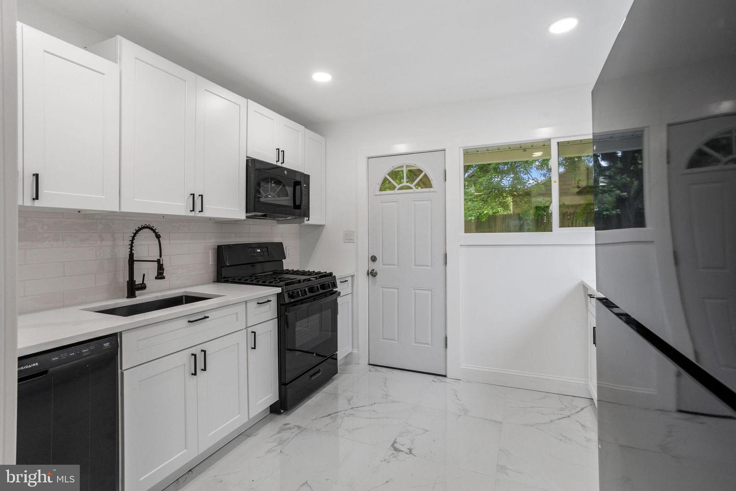 49 Farrell Ave Property Photo 10