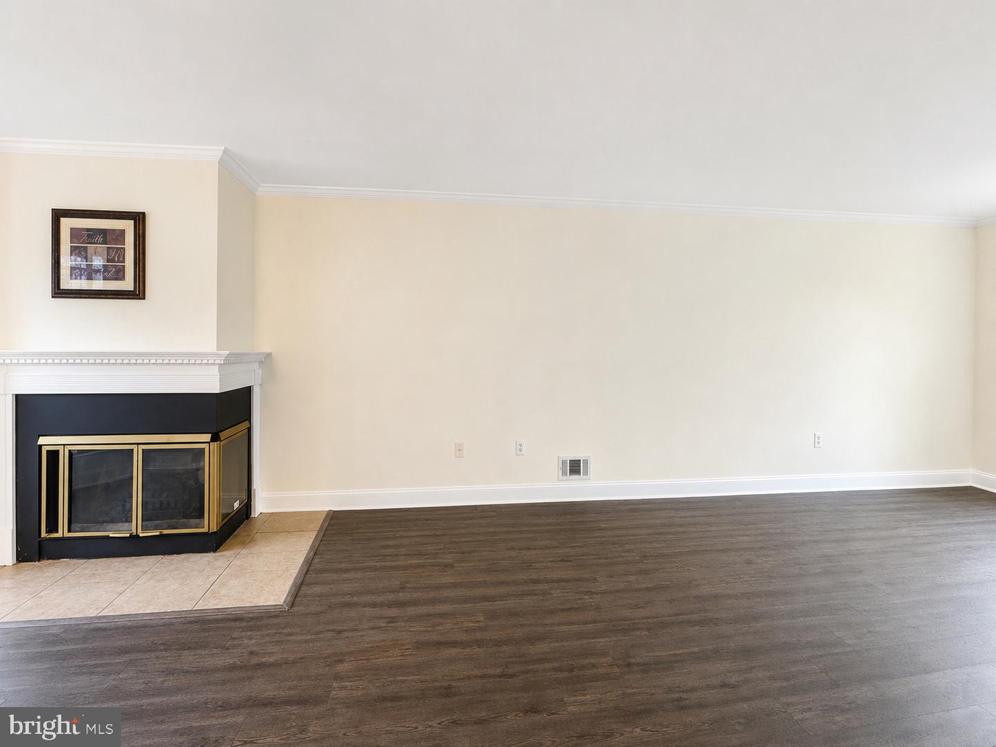 11 Wosniak Ct Property Photo 3