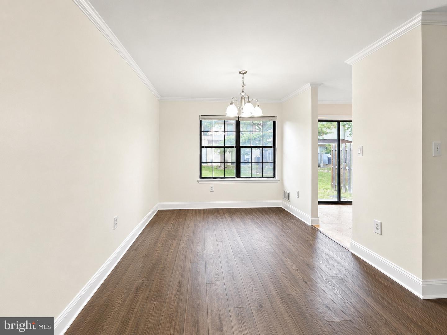 11 Wosniak Ct Property Photo 5