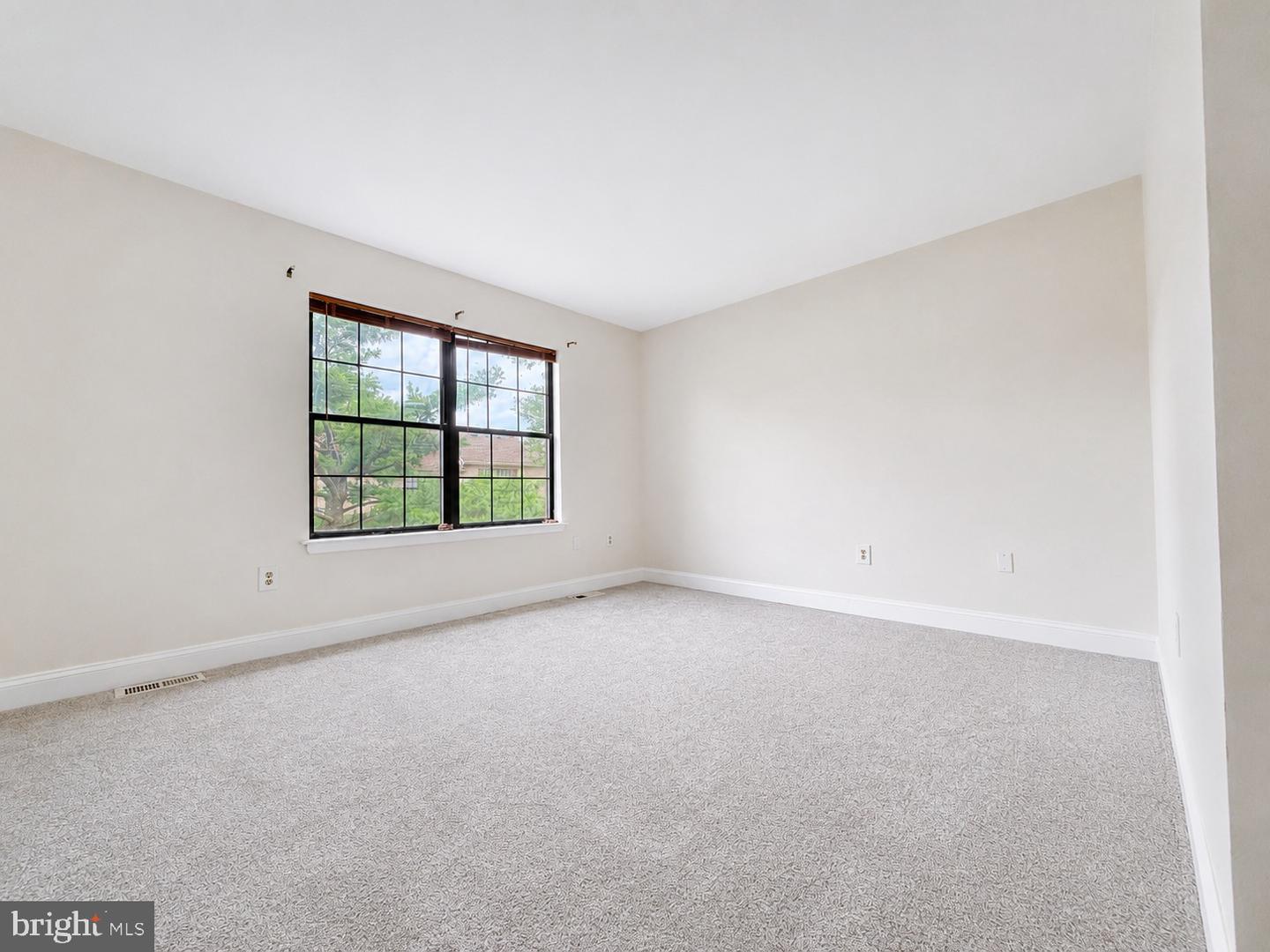 11 Wosniak Ct Property Photo 10