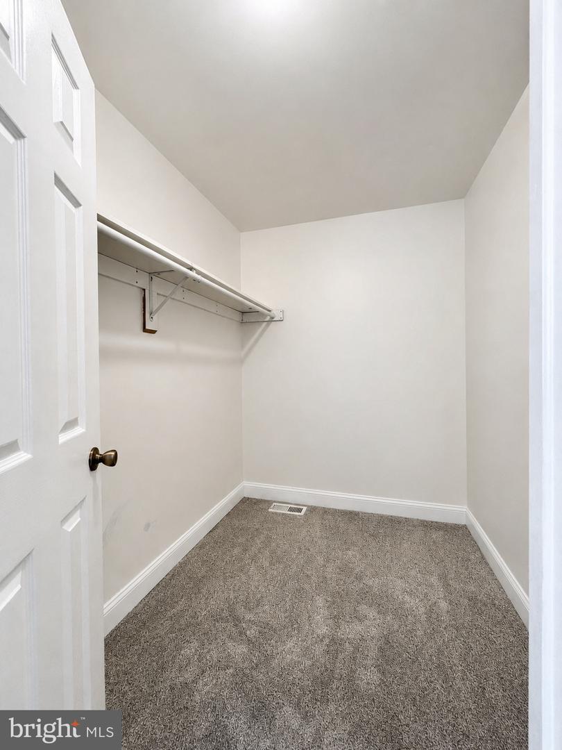 11 Wosniak Ct Property Photo 12