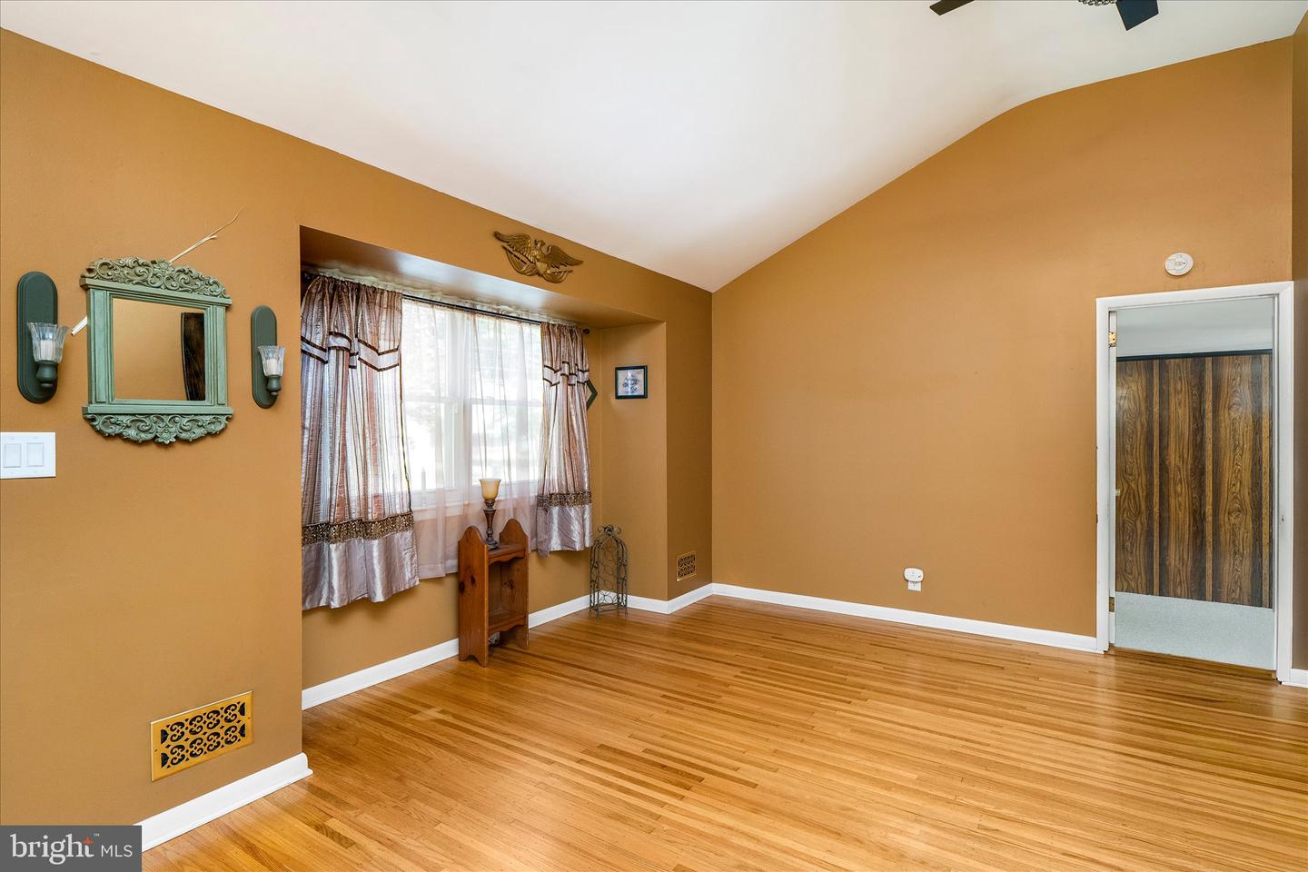 27 Lakeview Dr Property Photo 4