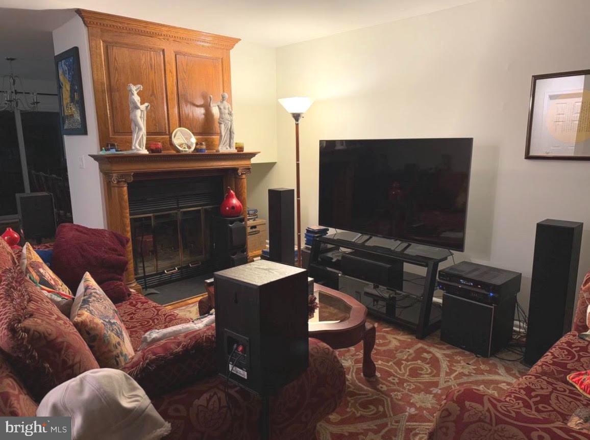 5 Hanover Ct Property Photo 6