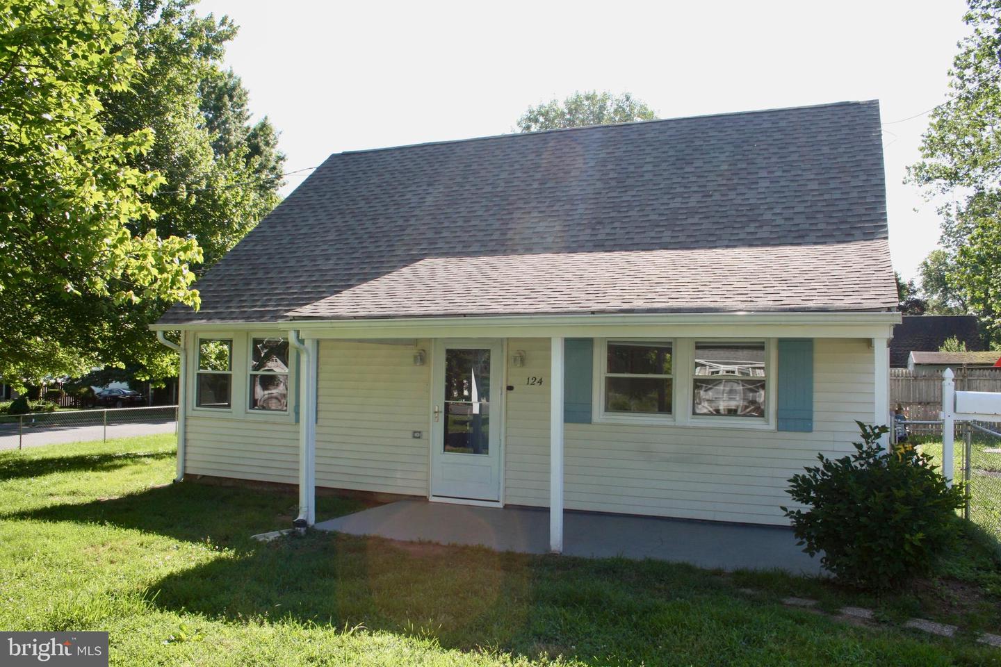 124 Stratford Ave Property Photo 3