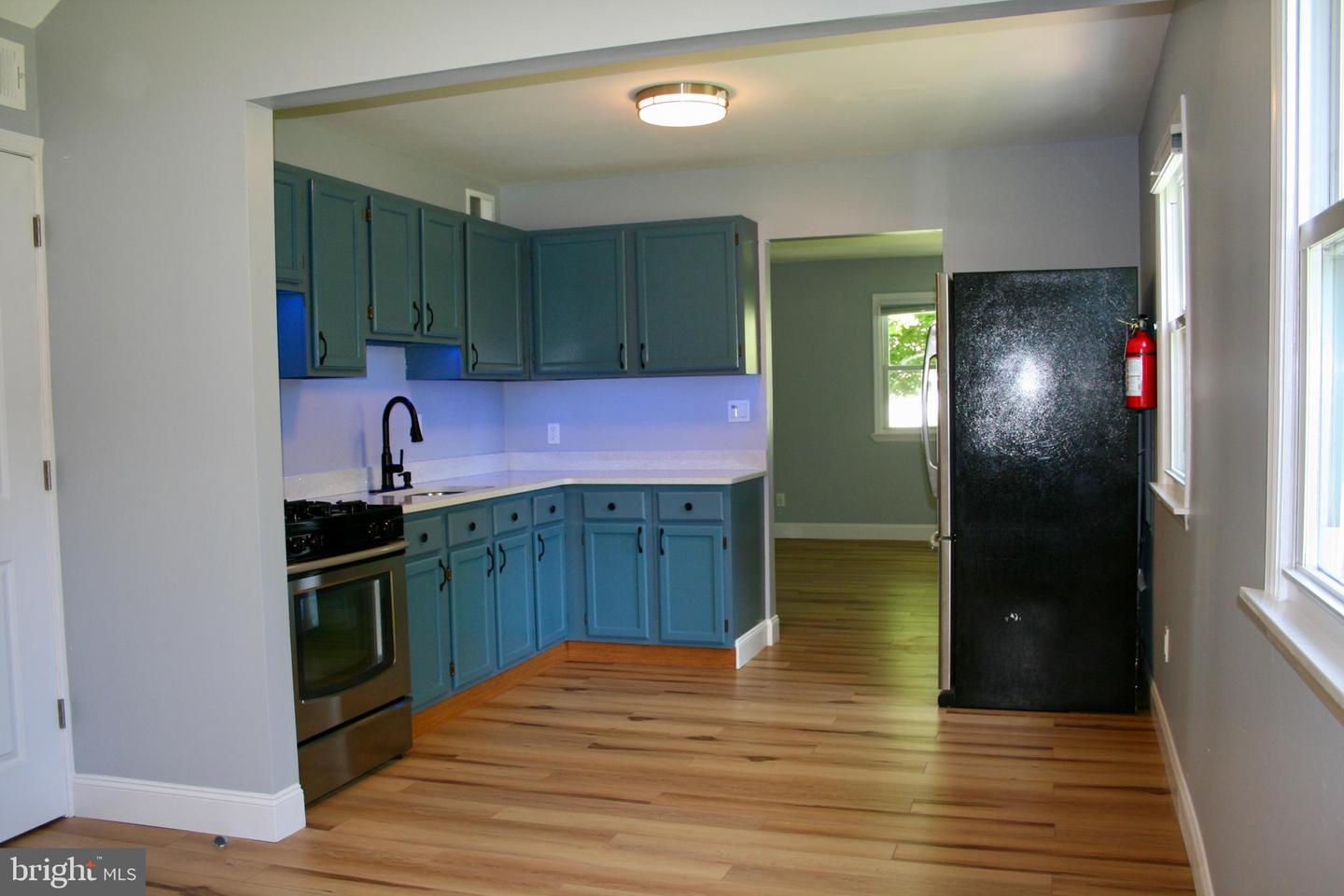 124 Stratford Ave Property Photo 5