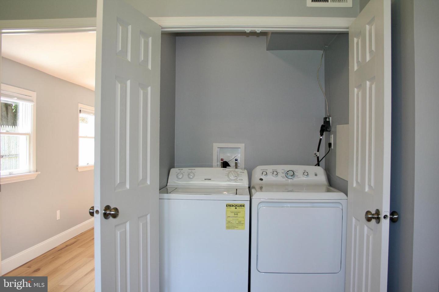 124 Stratford Ave Property Photo 7