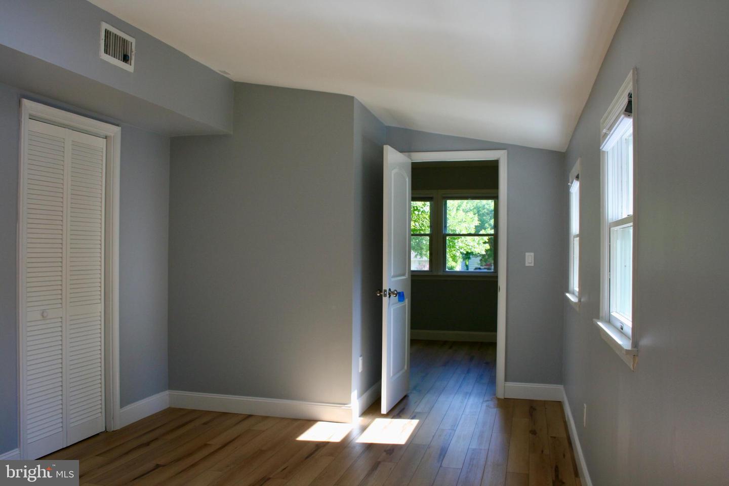124 Stratford Ave Property Photo 17