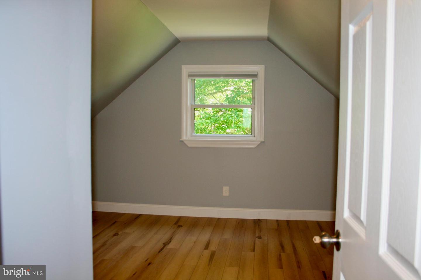 124 Stratford Ave Property Photo 19